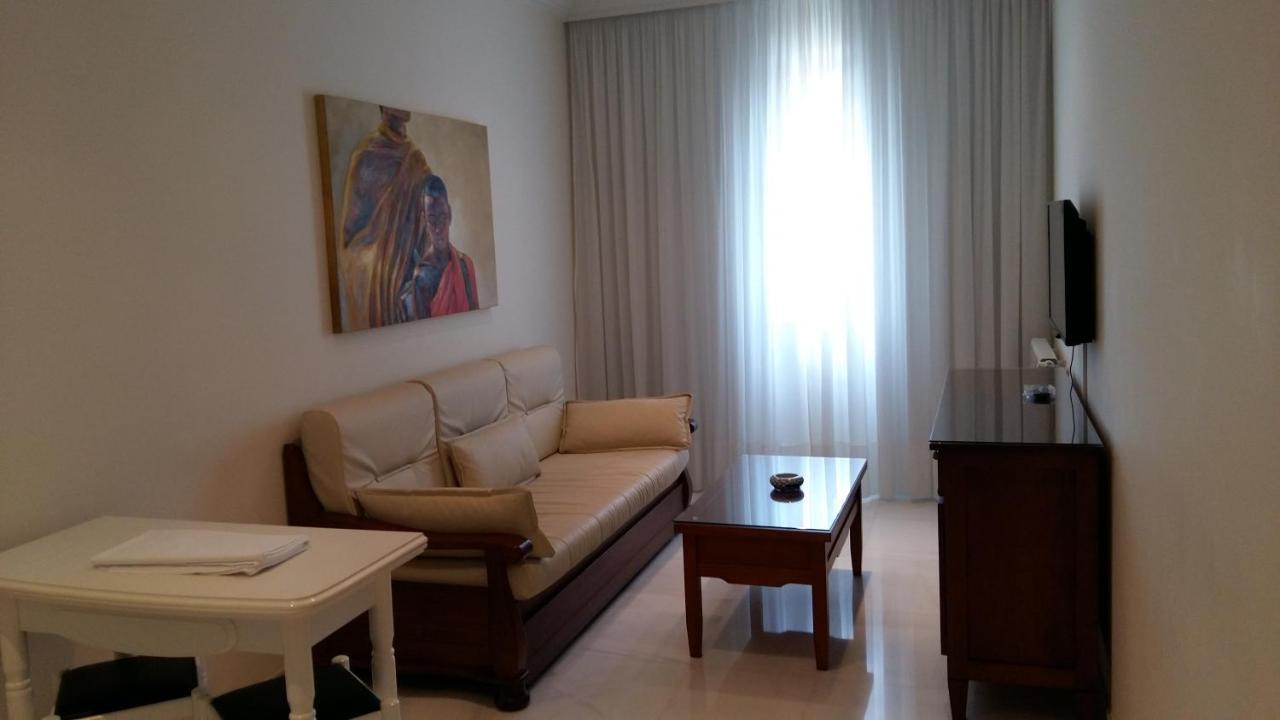 Apartamentos Maritimo Suites-Solo Adultos O Grove Zewnętrze zdjęcie