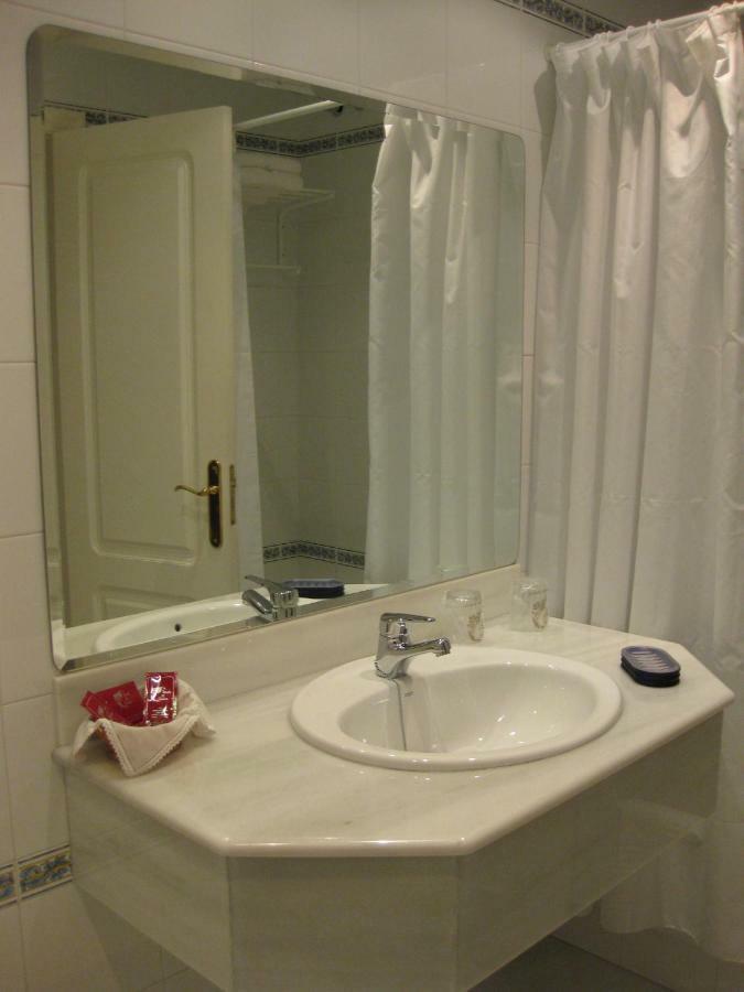 Apartamentos Maritimo Suites-Solo Adultos O Grove Zewnętrze zdjęcie